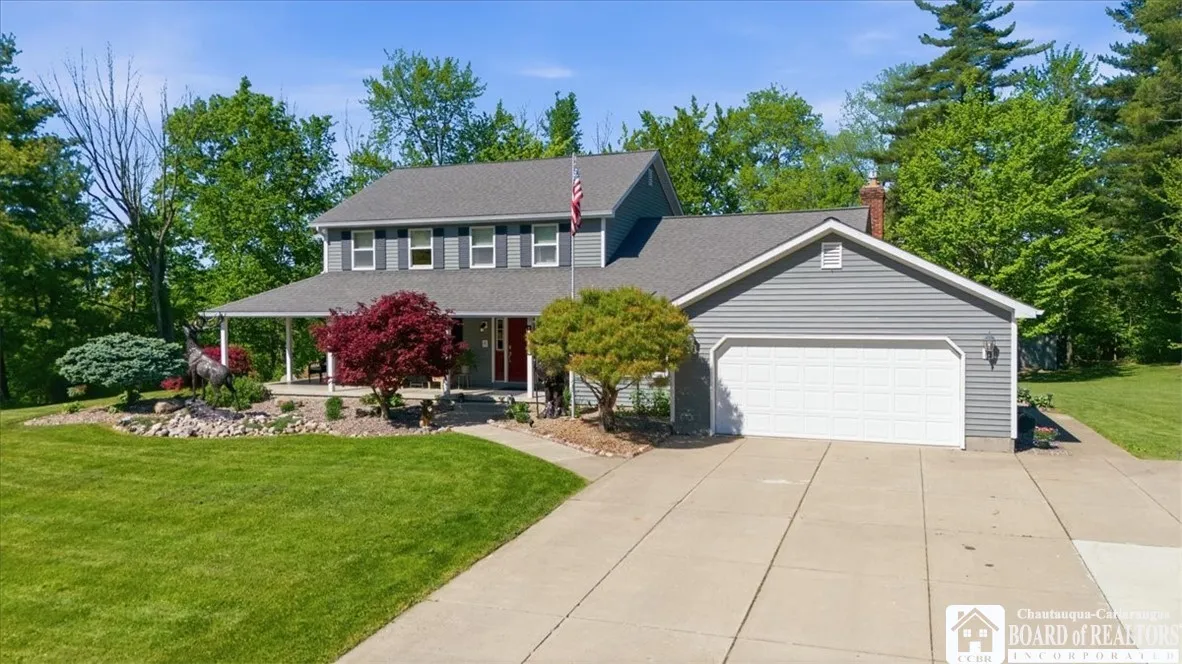 5343 Oakridge Drive, Hamburg, New York 14075, Hamburg, New York 14075, 4 Bedrooms Bedrooms, 9 Rooms Rooms,2 BathroomsBathrooms,Residential,For Sale,5343 Oakridge Drive, Hamburg, New York 14075,0,R1693668