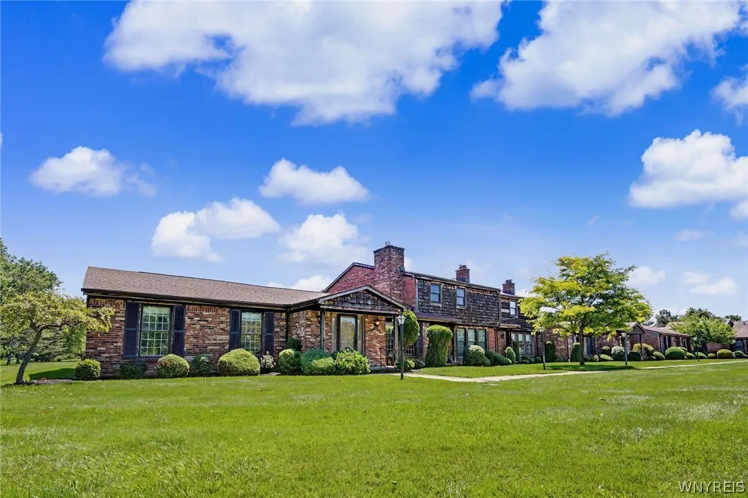 145 Wedgewood Drive, Amherst, New York 14221, Amherst, New York 14221, 3 Bedrooms Bedrooms, 6 Rooms Rooms,2 BathroomsBathrooms,Residential,For Sale,145 Wedgewood Drive, Amherst, New York 14221,0,B1692380