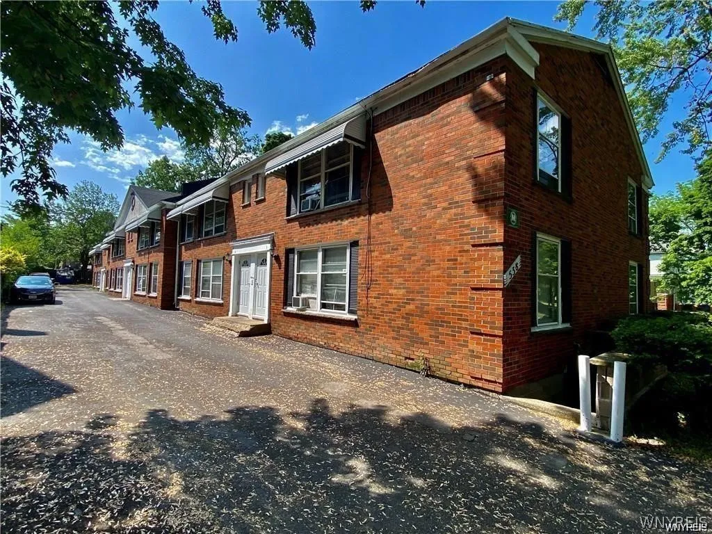 538 Linwood Avenue 1, Buffalo, New York 14209, Buffalo, New York 14209, 2 Bedrooms Bedrooms, 5 Rooms Rooms,1 BathroomBathrooms,Residential Lease,Closed,538 Linwood Avenue 1, Buffalo, New York 14209,0,B1693790