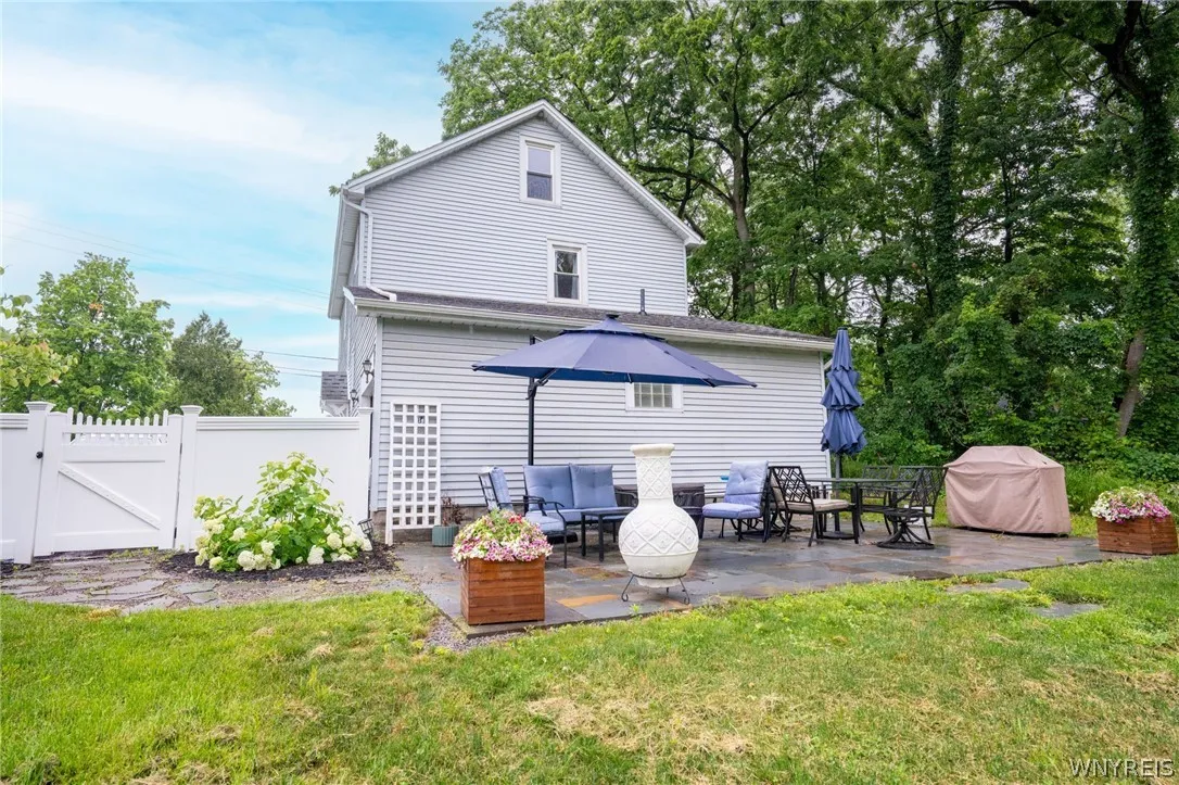 8080 Stahley Road, Clarence, New York 14051, Clarence, New York 14051, 5 Bedrooms Bedrooms, 8 Rooms Rooms,1 BathroomBathrooms,Residential,For Sale,8080 Stahley Road, Clarence, New York 14051,0,B1691003