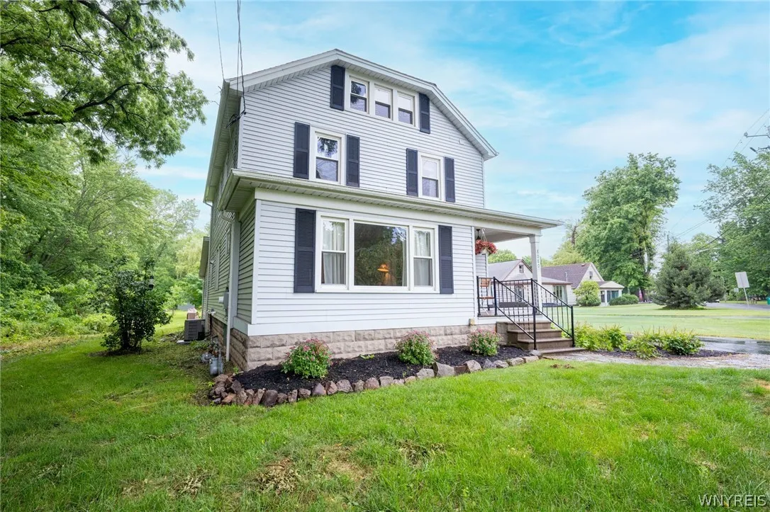 8080 Stahley Road, Clarence, New York 14051, Clarence, New York 14051, 5 Bedrooms Bedrooms, 8 Rooms Rooms,1 BathroomBathrooms,Residential,For Sale,8080 Stahley Road, Clarence, New York 14051,0,B1691003
