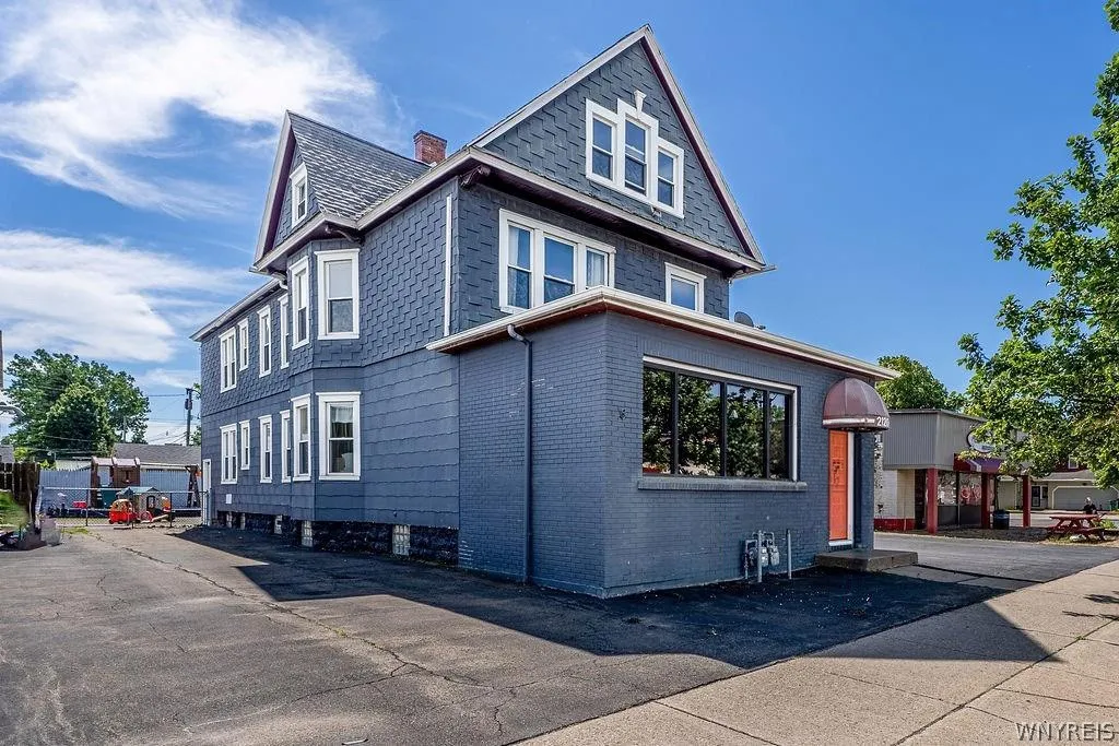 2120 South Park Avenue, Buffalo, New York 14220, Buffalo, New York 14220, 6 Bedrooms Bedrooms, ,2 BathroomsBathrooms,Residential,For Sale,2120 South Park Avenue, Buffalo, New York 14220,0,B1693578