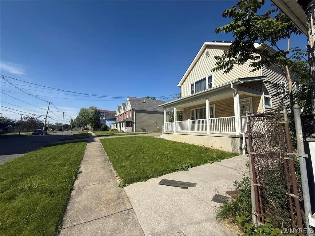 309 Maple Street, Buffalo, New York 14204, Buffalo, New York 14204, 5 Bedrooms Bedrooms, ,4 BathroomsBathrooms,Residential,For Sale,309 Maple Street, Buffalo, New York 14204,0,B1692133
