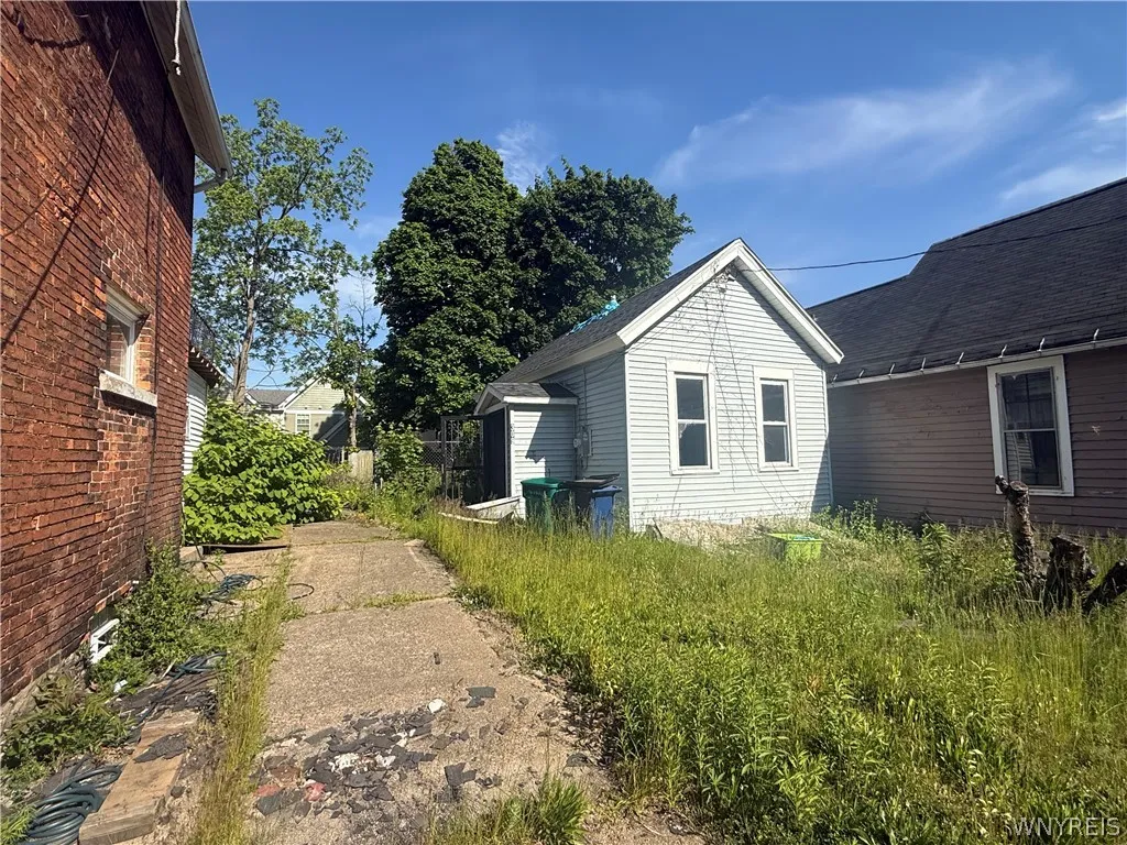 309 Maple Street, Buffalo, New York 14204, Buffalo, New York 14204, 5 Bedrooms Bedrooms, ,4 BathroomsBathrooms,Residential,For Sale,309 Maple Street, Buffalo, New York 14204,0,B1692133