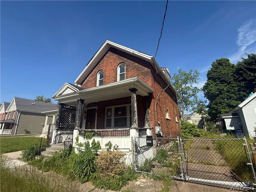 309 Maple Street, Buffalo, New York 14204, Buffalo, New York 14204, 5 Bedrooms Bedrooms, ,4 BathroomsBathrooms,Residential,For Sale,309 Maple Street, Buffalo, New York 14204,0,B1692133