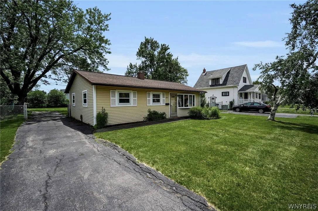 201 Dupont Avenue, Tonawanda, New York 14150, Tonawanda, New York 14150, 3 Bedrooms Bedrooms, 6 Rooms Rooms,1 BathroomBathrooms,Residential,For Sale,201 Dupont Avenue, Tonawanda, New York 14150,0,B1693717
