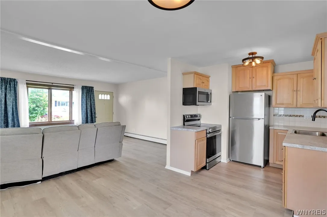 201 Dupont Avenue, Tonawanda, New York 14150, Tonawanda, New York 14150, 3 Bedrooms Bedrooms, 6 Rooms Rooms,1 BathroomBathrooms,Residential,For Sale,201 Dupont Avenue, Tonawanda, New York 14150,0,B1693717