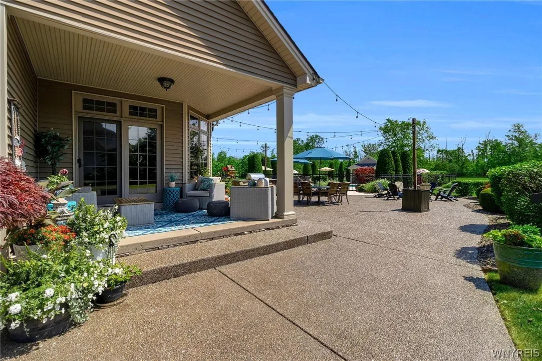 6275 Kraus Road, Clarence, New York 14032, Clarence, New York 14032, 5 Bedrooms Bedrooms, 11 Rooms Rooms,3 BathroomsBathrooms,Residential,For Sale,6275 Kraus Road, Clarence, New York 14032,0,B1692505