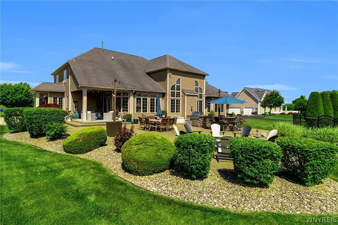 6275 Kraus Road, Clarence, New York 14032, Clarence, New York 14032, 5 Bedrooms Bedrooms, 11 Rooms Rooms,3 BathroomsBathrooms,Residential,For Sale,6275 Kraus Road, Clarence, New York 14032,0,B1692505