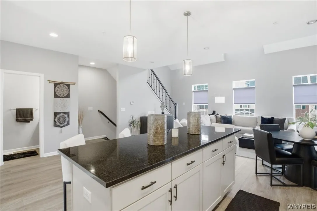 101 California Drive B, Amherst, New York 14221, Amherst, New York 14221, 2 Bedrooms Bedrooms, 7 Rooms Rooms,2 BathroomsBathrooms,Residential,For Sale,101 California Drive B, Amherst, New York 14221,0,B1691718