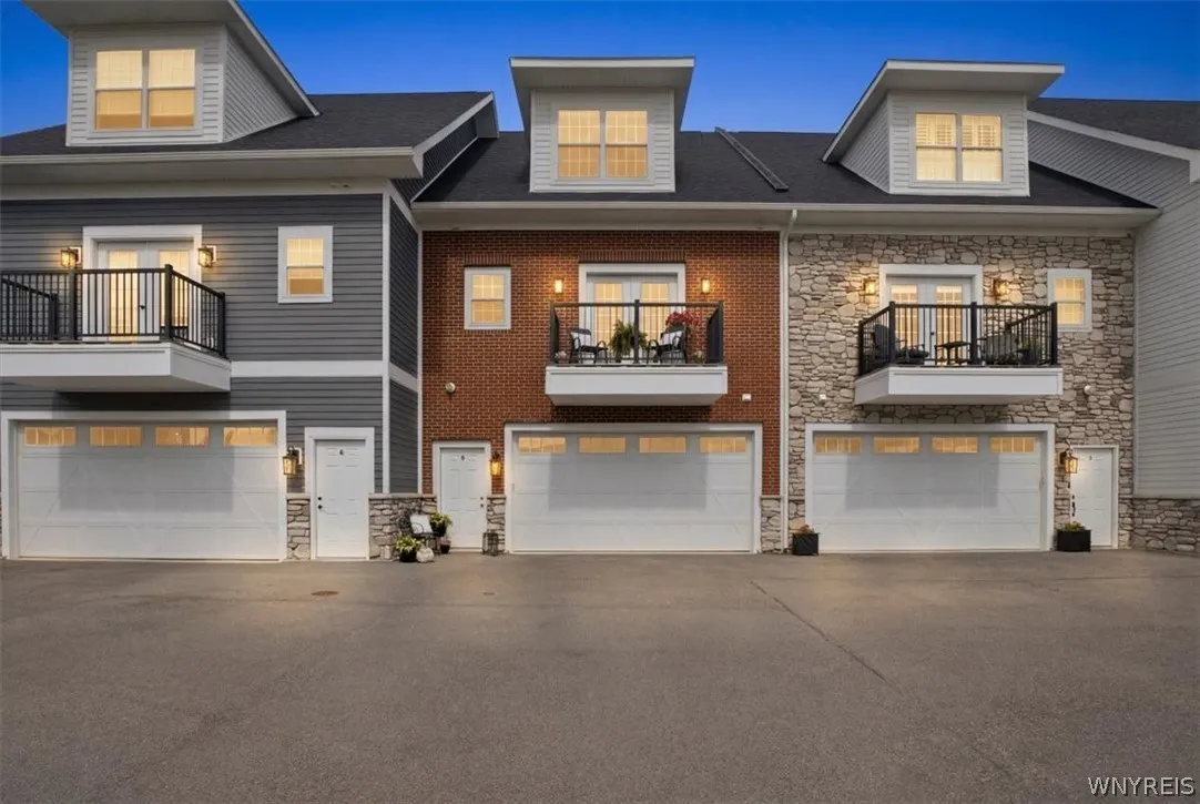 101 California Drive B, Amherst, New York 14221, Amherst, New York 14221, 2 Bedrooms Bedrooms, 7 Rooms Rooms,2 BathroomsBathrooms,Residential,For Sale,101 California Drive B, Amherst, New York 14221,0,B1691718