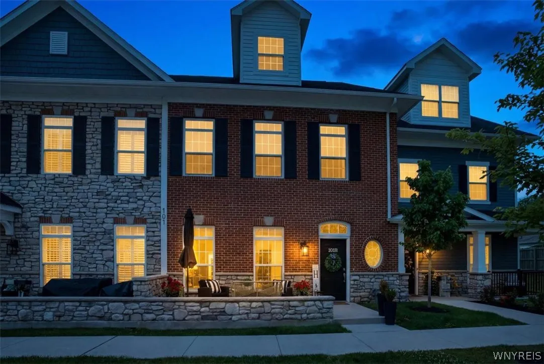 101 California Drive B, Amherst, New York 14221, Amherst, New York 14221, 2 Bedrooms Bedrooms, 7 Rooms Rooms,2 BathroomsBathrooms,Residential,For Sale,101 California Drive B, Amherst, New York 14221,0,B1691718