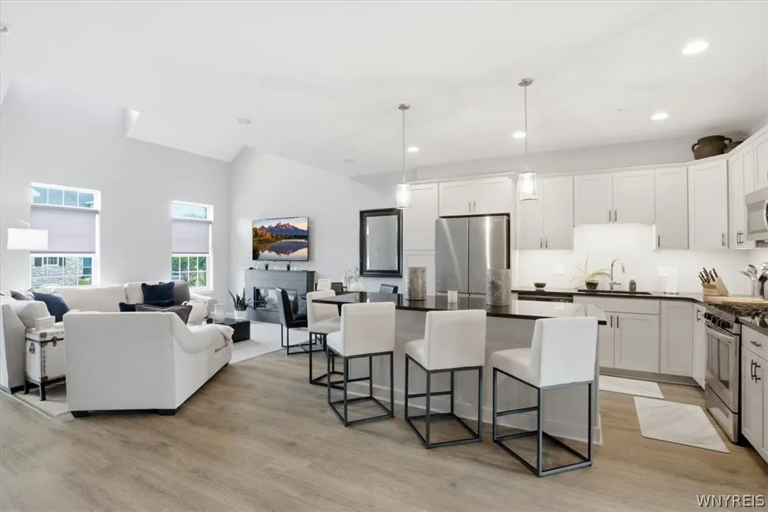 101 California Drive B, Amherst, New York 14221, Amherst, New York 14221, 2 Bedrooms Bedrooms, 7 Rooms Rooms,2 BathroomsBathrooms,Residential,For Sale,101 California Drive B, Amherst, New York 14221,0,B1691718