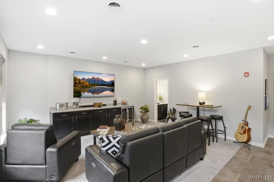 101 California Drive B, Amherst, New York 14221, Amherst, New York 14221, 2 Bedrooms Bedrooms, 7 Rooms Rooms,2 BathroomsBathrooms,Residential,For Sale,101 California Drive B, Amherst, New York 14221,0,B1691718