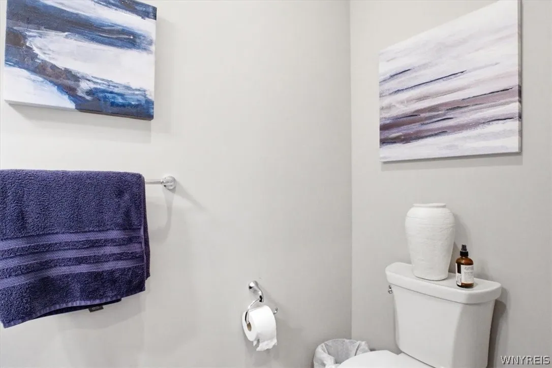 101 California Drive B, Amherst, New York 14221, Amherst, New York 14221, 2 Bedrooms Bedrooms, 7 Rooms Rooms,2 BathroomsBathrooms,Residential,For Sale,101 California Drive B, Amherst, New York 14221,0,B1691718