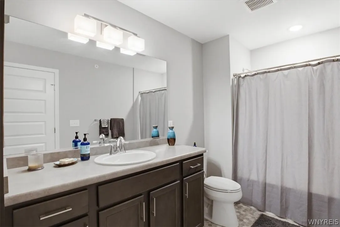 101 California Drive B, Amherst, New York 14221, Amherst, New York 14221, 2 Bedrooms Bedrooms, 7 Rooms Rooms,2 BathroomsBathrooms,Residential,For Sale,101 California Drive B, Amherst, New York 14221,0,B1691718