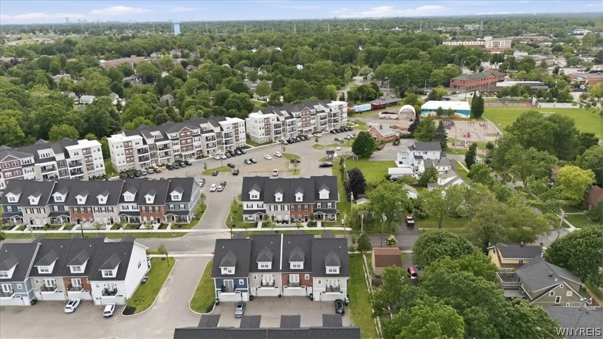 101 California Drive B, Amherst, New York 14221, Amherst, New York 14221, 2 Bedrooms Bedrooms, 7 Rooms Rooms,2 BathroomsBathrooms,Residential,For Sale,101 California Drive B, Amherst, New York 14221,0,B1691718