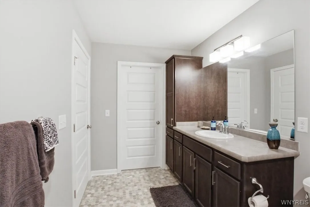 101 California Drive B, Amherst, New York 14221, Amherst, New York 14221, 2 Bedrooms Bedrooms, 7 Rooms Rooms,2 BathroomsBathrooms,Residential,For Sale,101 California Drive B, Amherst, New York 14221,0,B1691718