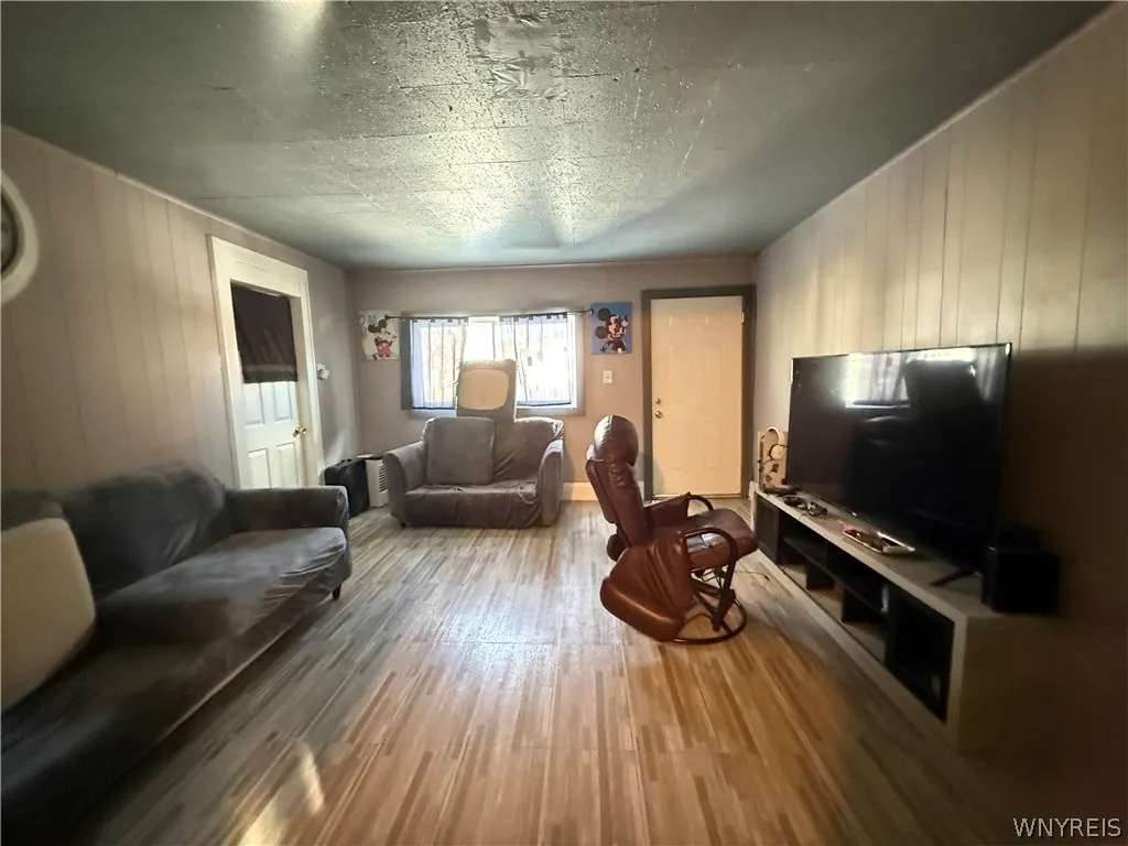 303 Skillen Street, Buffalo, New York 14207, Buffalo, New York 14207, 5 Bedrooms Bedrooms, ,2 BathroomsBathrooms,Residential,For Sale,303 Skillen Street, Buffalo, New York 14207,0,B1694095