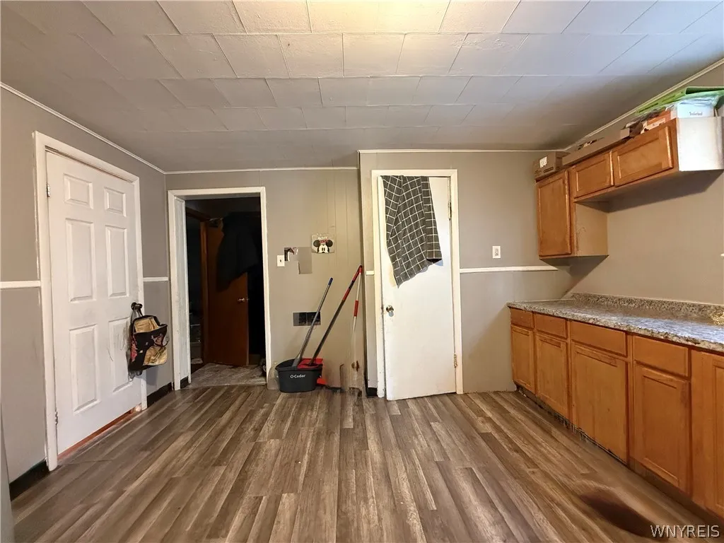 303 Skillen Street, Buffalo, New York 14207, Buffalo, New York 14207, 5 Bedrooms Bedrooms, ,2 BathroomsBathrooms,Residential,For Sale,303 Skillen Street, Buffalo, New York 14207,0,B1694095