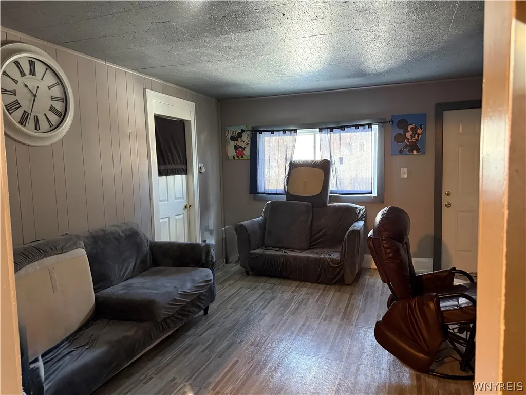 303 Skillen Street, Buffalo, New York 14207, Buffalo, New York 14207, 5 Bedrooms Bedrooms, ,2 BathroomsBathrooms,Residential,For Sale,303 Skillen Street, Buffalo, New York 14207,0,B1694095