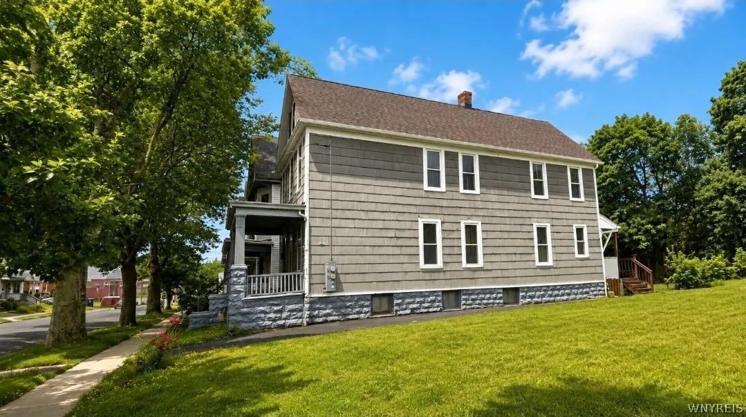 251 Moselle Street, Buffalo, New York 14211, Buffalo, New York 14211, 5 Bedrooms Bedrooms, ,2 BathroomsBathrooms,Residential,For Sale,251 Moselle Street, Buffalo, New York 14211,0,B1694109