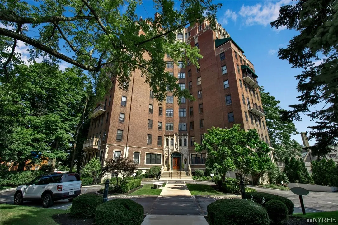 800 West Ferry Street 3b, Buffalo, New York 14222, Buffalo, New York 14222, 1 Bedroom Bedrooms, 3 Rooms Rooms,1 BathroomBathrooms,Residential,For Sale,800 West Ferry Street 3b, Buffalo, New York 14222,0,B1693362