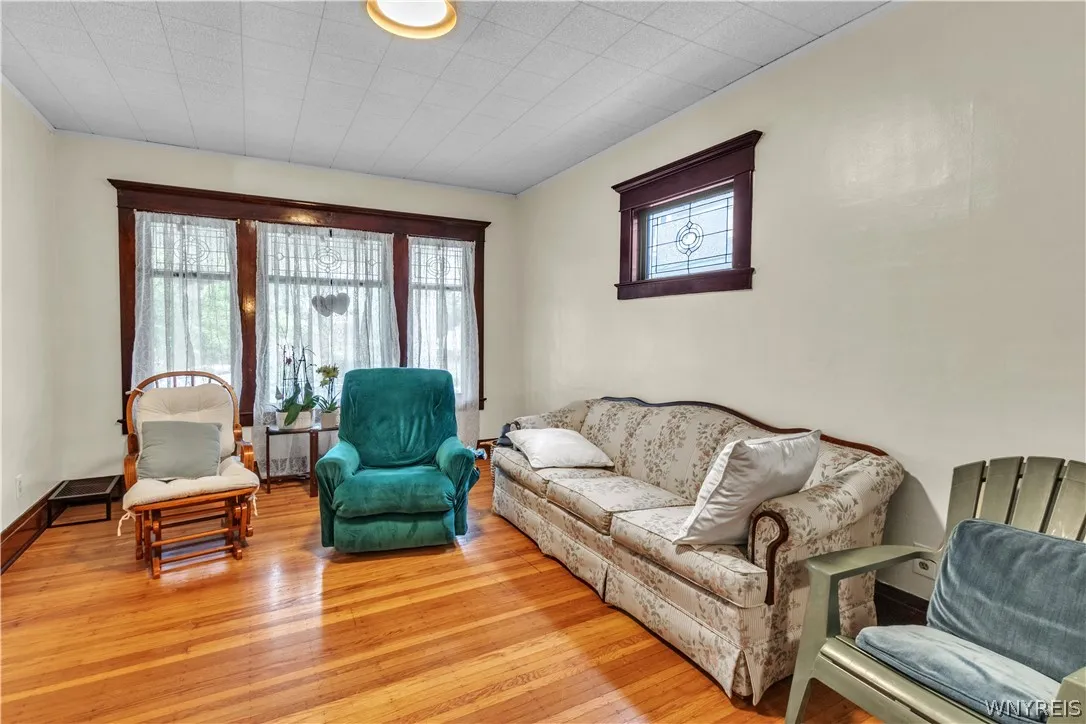 230 North Park Avenue, Buffalo, New York 14216, Buffalo, New York 14216, 6 Bedrooms Bedrooms, ,2 BathroomsBathrooms,Residential,For Sale,230 North Park Avenue, Buffalo, New York 14216,0,B1692604
