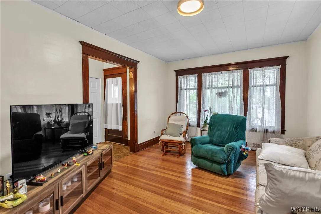 230 North Park Avenue, Buffalo, New York 14216, Buffalo, New York 14216, 6 Bedrooms Bedrooms, ,2 BathroomsBathrooms,Residential,For Sale,230 North Park Avenue, Buffalo, New York 14216,0,B1692604