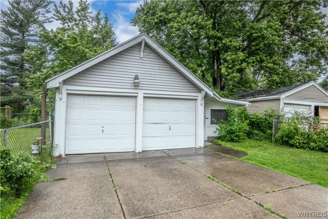 230 North Park Avenue, Buffalo, New York 14216, Buffalo, New York 14216, 6 Bedrooms Bedrooms, ,2 BathroomsBathrooms,Residential,For Sale,230 North Park Avenue, Buffalo, New York 14216,0,B1692604