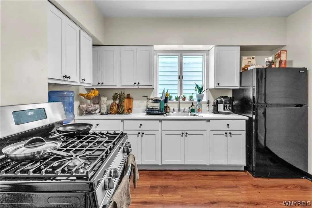 230 North Park Avenue, Buffalo, New York 14216, Buffalo, New York 14216, 6 Bedrooms Bedrooms, ,2 BathroomsBathrooms,Residential,For Sale,230 North Park Avenue, Buffalo, New York 14216,0,B1692604