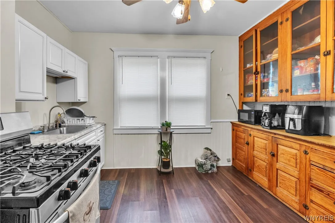 230 North Park Avenue, Buffalo, New York 14216, Buffalo, New York 14216, 6 Bedrooms Bedrooms, ,2 BathroomsBathrooms,Residential,For Sale,230 North Park Avenue, Buffalo, New York 14216,0,B1692604