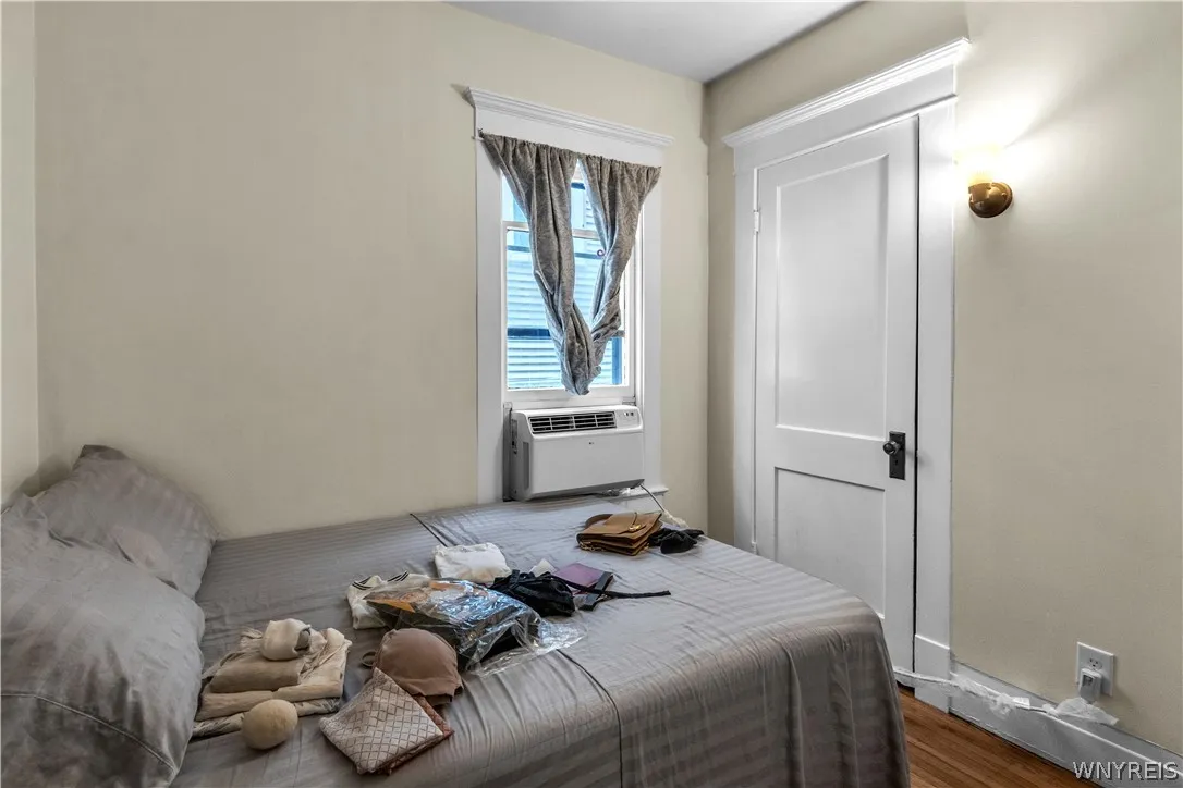 230 North Park Avenue, Buffalo, New York 14216, Buffalo, New York 14216, 6 Bedrooms Bedrooms, ,2 BathroomsBathrooms,Residential,For Sale,230 North Park Avenue, Buffalo, New York 14216,0,B1692604