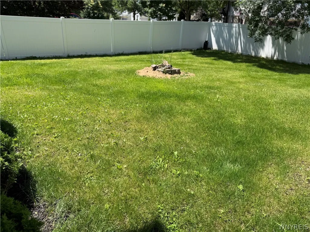 783 N French Road, Amherst, New York 14228, Amherst, New York 14228, 3 Bedrooms Bedrooms, 6 Rooms Rooms,1 BathroomBathrooms,Residential Lease,For Rent,783 N French Road, Amherst, New York 14228,0,B1694298