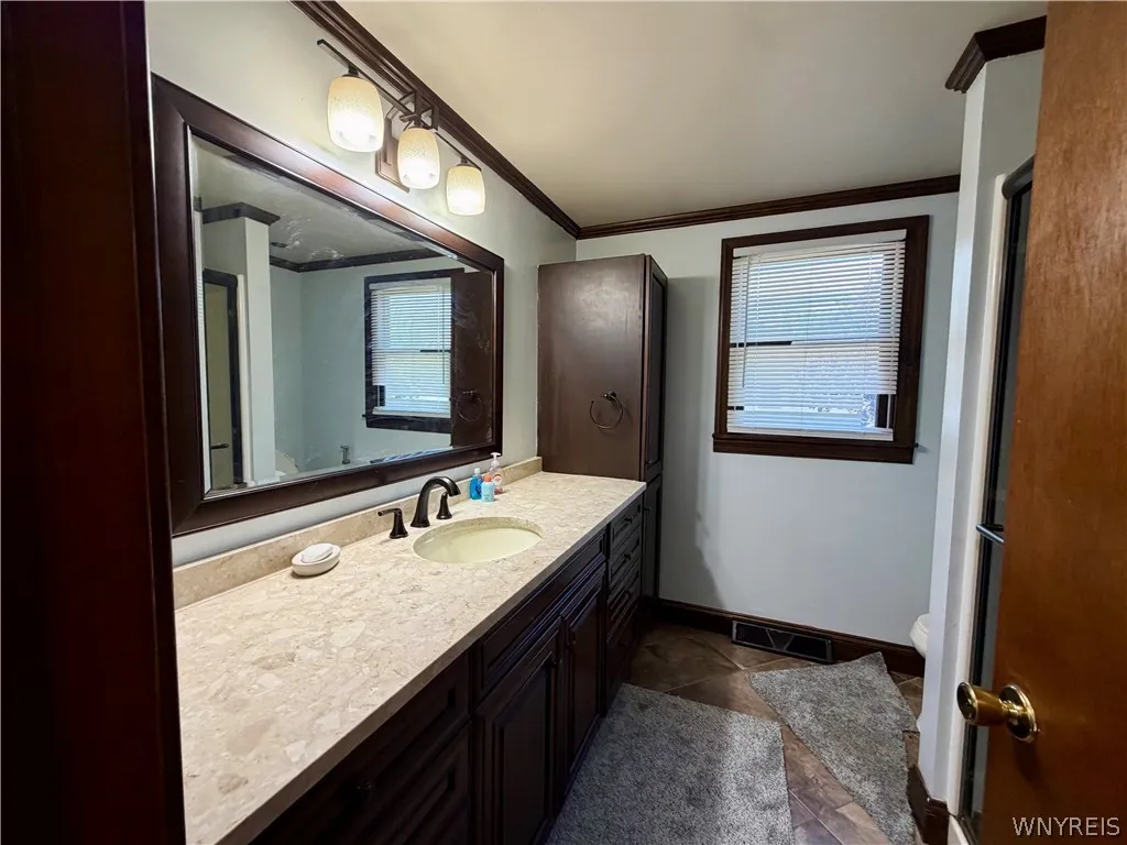783 N French Road, Amherst, New York 14228, Amherst, New York 14228, 3 Bedrooms Bedrooms, 6 Rooms Rooms,1 BathroomBathrooms,Residential Lease,For Rent,783 N French Road, Amherst, New York 14228,0,B1694298