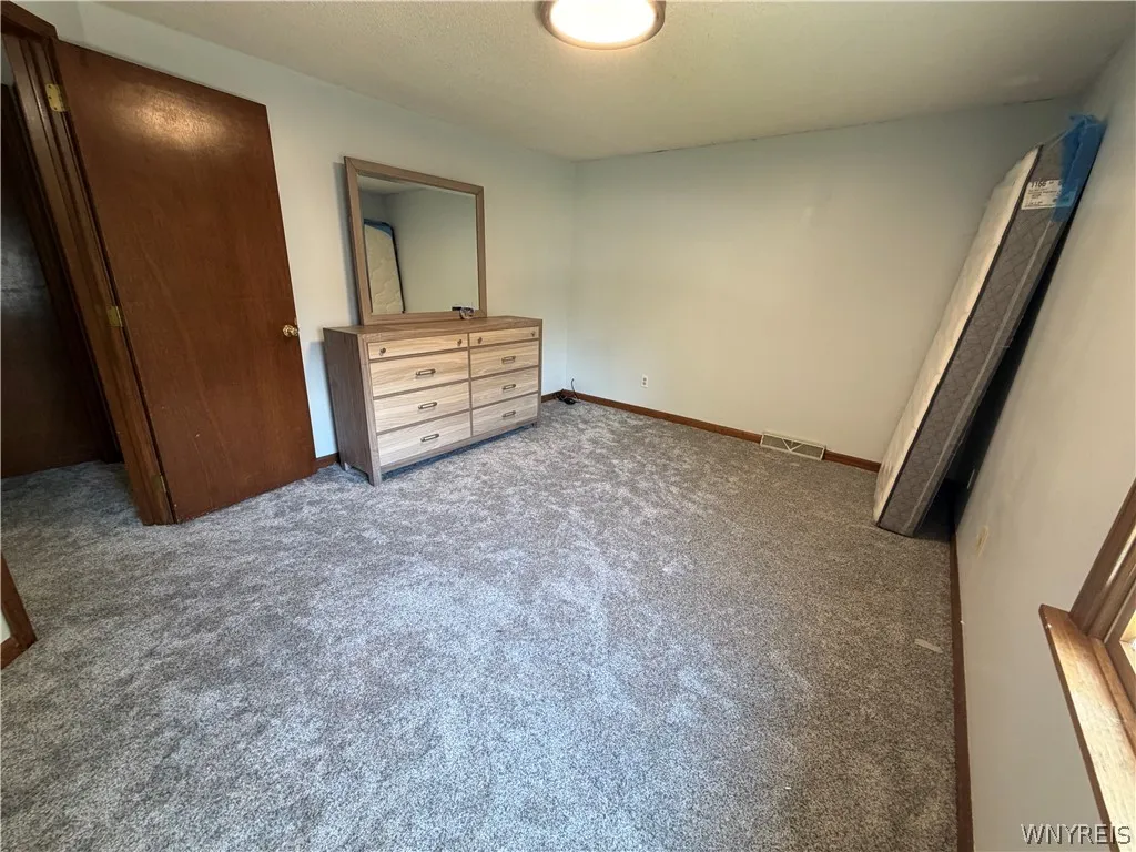 783 N French Road, Amherst, New York 14228, Amherst, New York 14228, 3 Bedrooms Bedrooms, 6 Rooms Rooms,1 BathroomBathrooms,Residential Lease,For Rent,783 N French Road, Amherst, New York 14228,0,B1694298