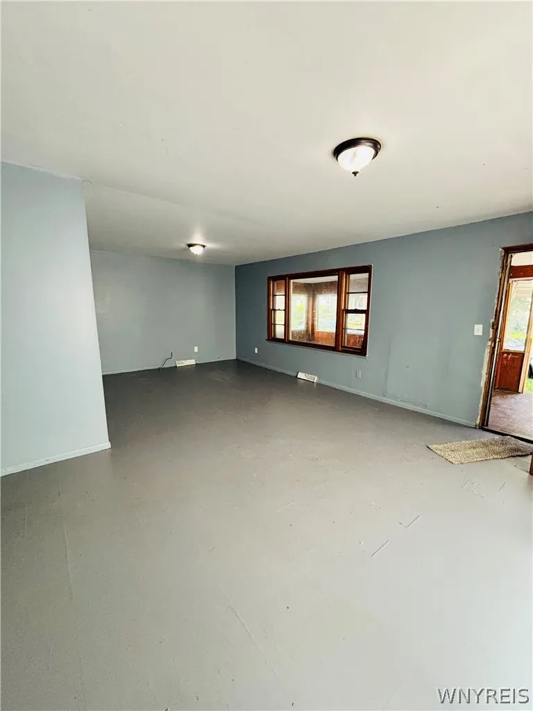 238 Benzinger Street, Buffalo, New York 14206, Buffalo, New York 14206, 6 Bedrooms Bedrooms, ,2 BathroomsBathrooms,Residential,For Sale,238 Benzinger Street, Buffalo, New York 14206,0,B1694349
