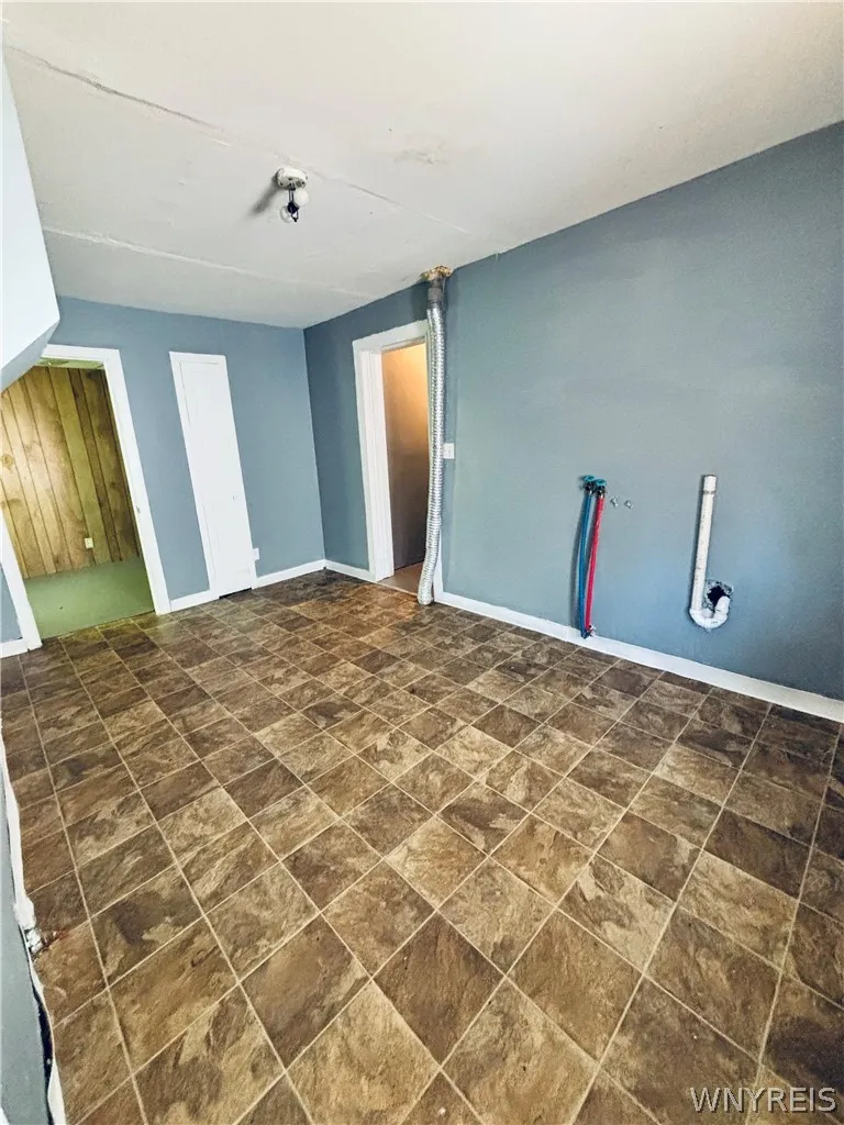 238 Benzinger Street, Buffalo, New York 14206, Buffalo, New York 14206, 6 Bedrooms Bedrooms, ,2 BathroomsBathrooms,Residential,For Sale,238 Benzinger Street, Buffalo, New York 14206,0,B1694349