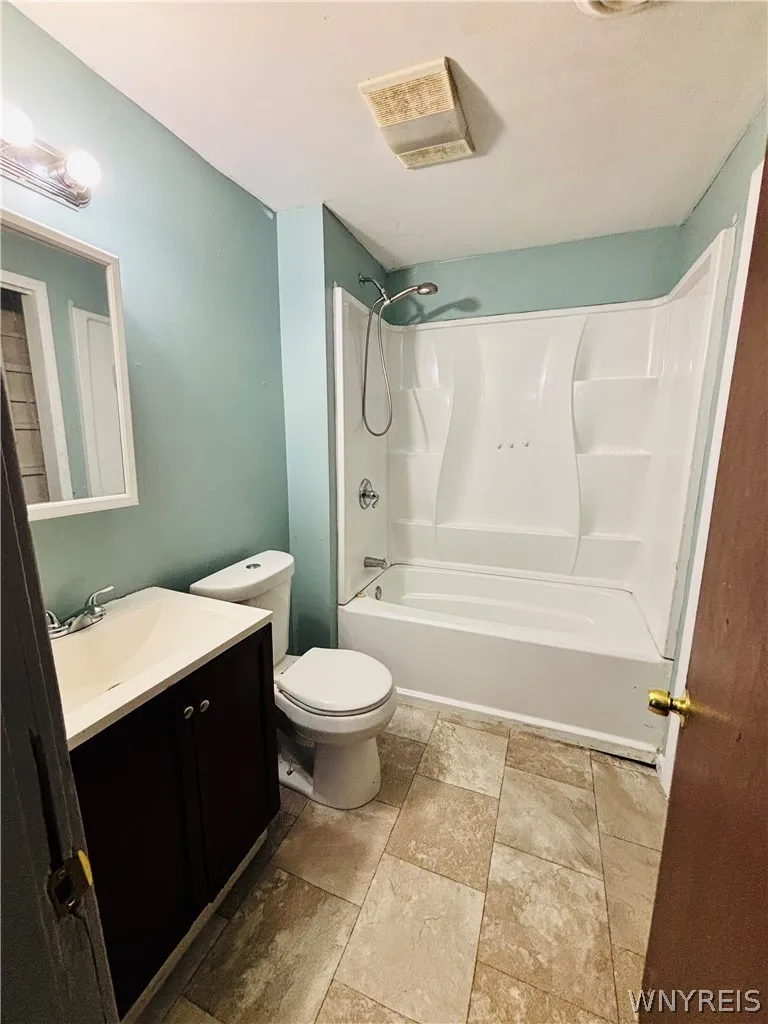 238 Benzinger Street, Buffalo, New York 14206, Buffalo, New York 14206, 6 Bedrooms Bedrooms, ,2 BathroomsBathrooms,Residential,For Sale,238 Benzinger Street, Buffalo, New York 14206,0,B1694349