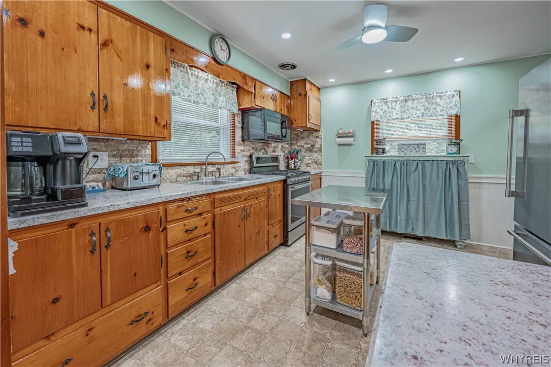141 Elizabeth Street, Ridgeway, New York 14103, Ridgeway, New York 14103, 3 Bedrooms Bedrooms, 6 Rooms Rooms,1 BathroomBathrooms,Residential,For Sale,141 Elizabeth Street, Ridgeway, New York 14103,0,B1694259