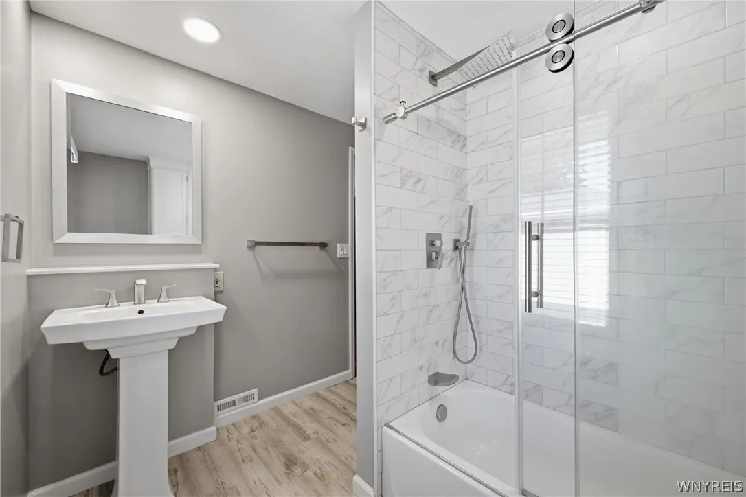 259 California Drive, Amherst, New York 14221, Amherst, New York 14221, 3 Bedrooms Bedrooms, 6 Rooms Rooms,1 BathroomBathrooms,Residential Lease,For Rent,259 California Drive, Amherst, New York 14221,0,B1694339