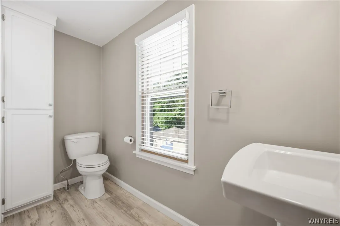 259 California Drive, Amherst, New York 14221, Amherst, New York 14221, 3 Bedrooms Bedrooms, 6 Rooms Rooms,1 BathroomBathrooms,Residential Lease,For Rent,259 California Drive, Amherst, New York 14221,0,B1694339