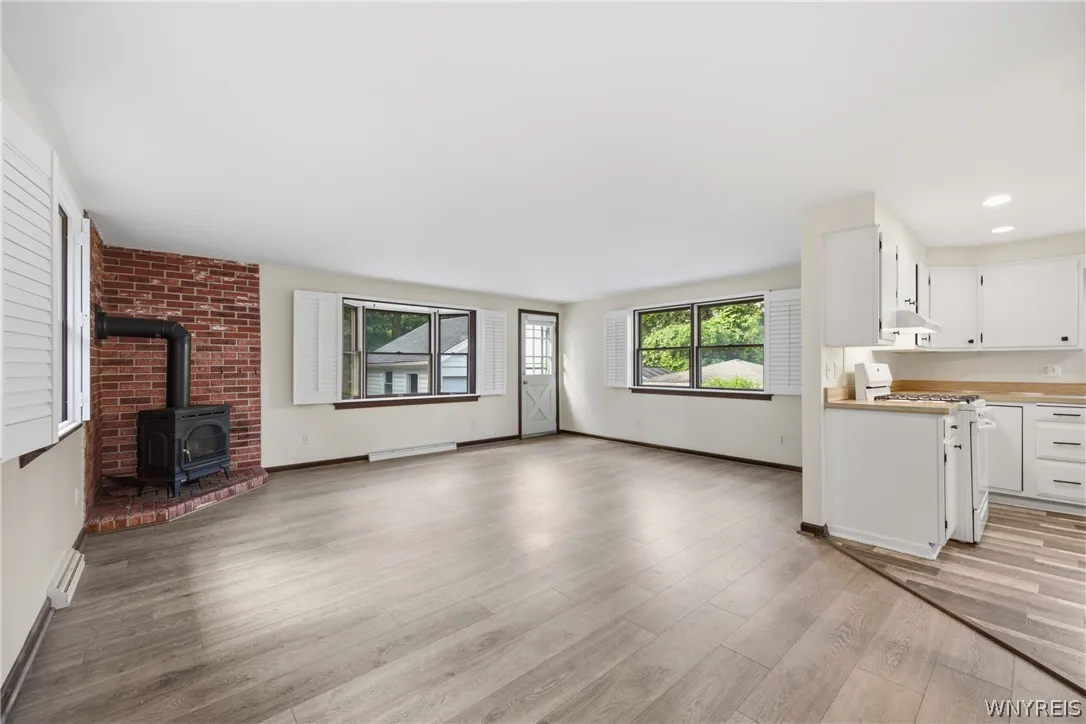 259 California Drive, Amherst, New York 14221, Amherst, New York 14221, 3 Bedrooms Bedrooms, 6 Rooms Rooms,1 BathroomBathrooms,Residential Lease,For Rent,259 California Drive, Amherst, New York 14221,0,B1694339