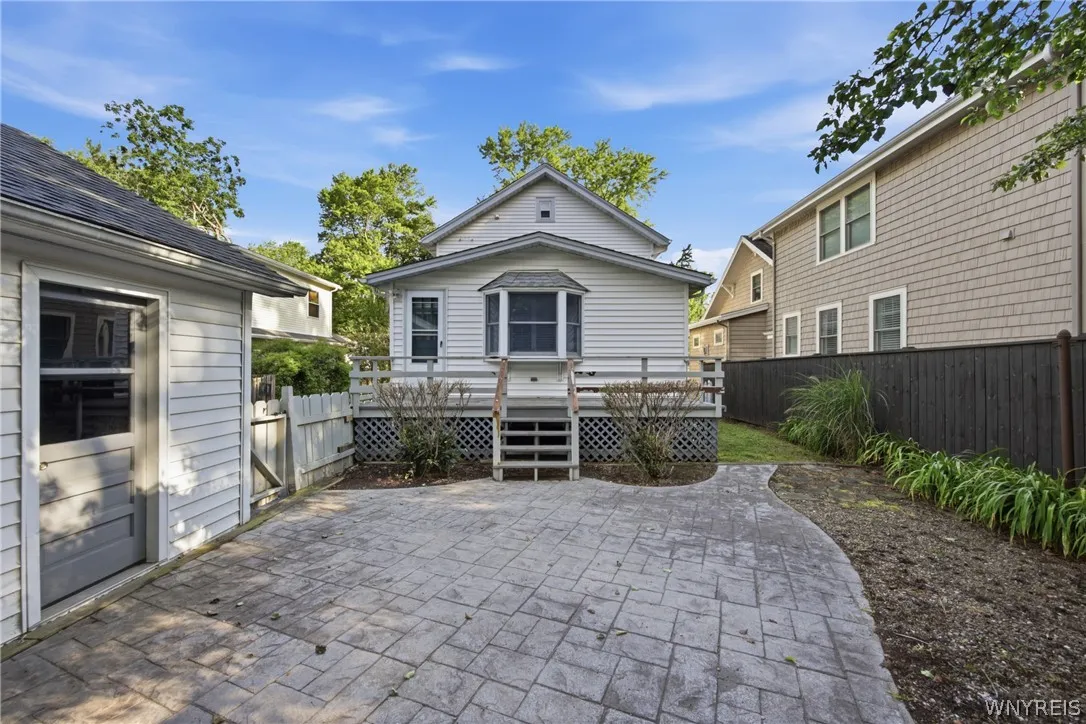 259 California Drive, Amherst, New York 14221, Amherst, New York 14221, 3 Bedrooms Bedrooms, 6 Rooms Rooms,1 BathroomBathrooms,Residential Lease,For Rent,259 California Drive, Amherst, New York 14221,0,B1694339