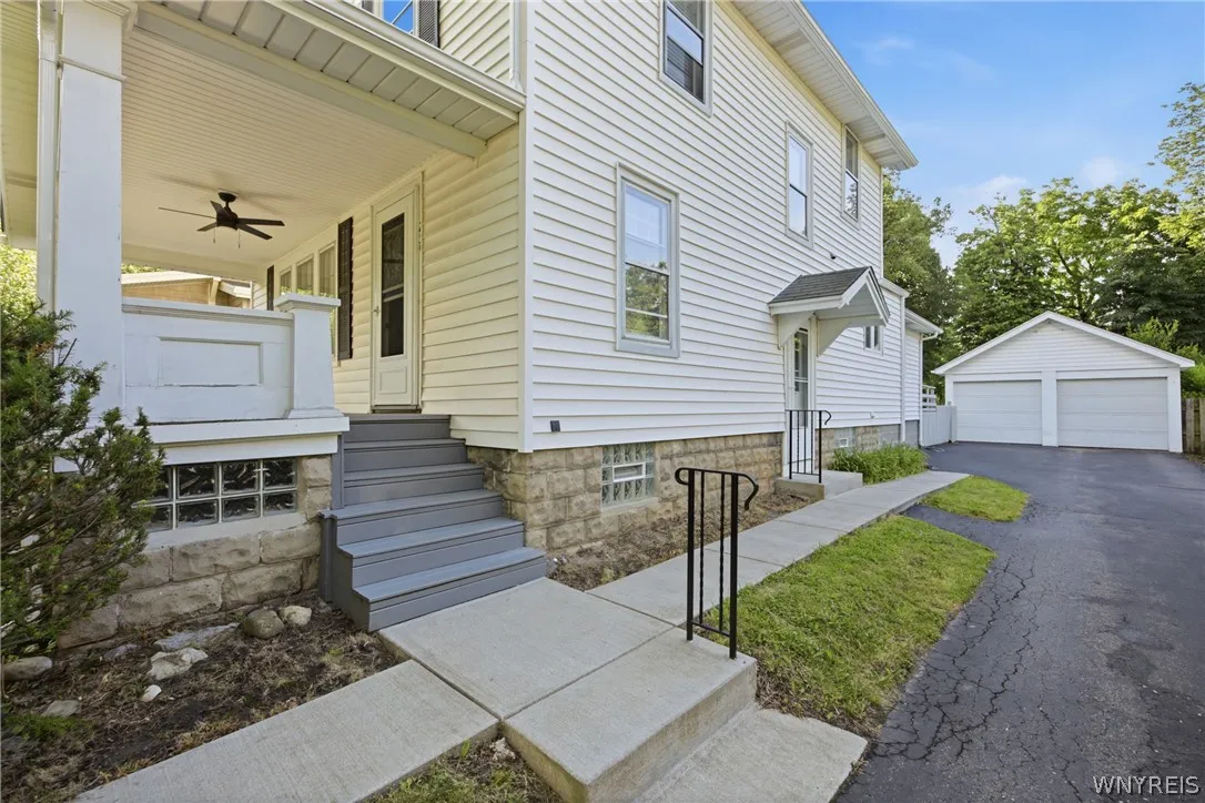 259 California Drive, Amherst, New York 14221, Amherst, New York 14221, 3 Bedrooms Bedrooms, 6 Rooms Rooms,1 BathroomBathrooms,Residential Lease,For Rent,259 California Drive, Amherst, New York 14221,0,B1694339