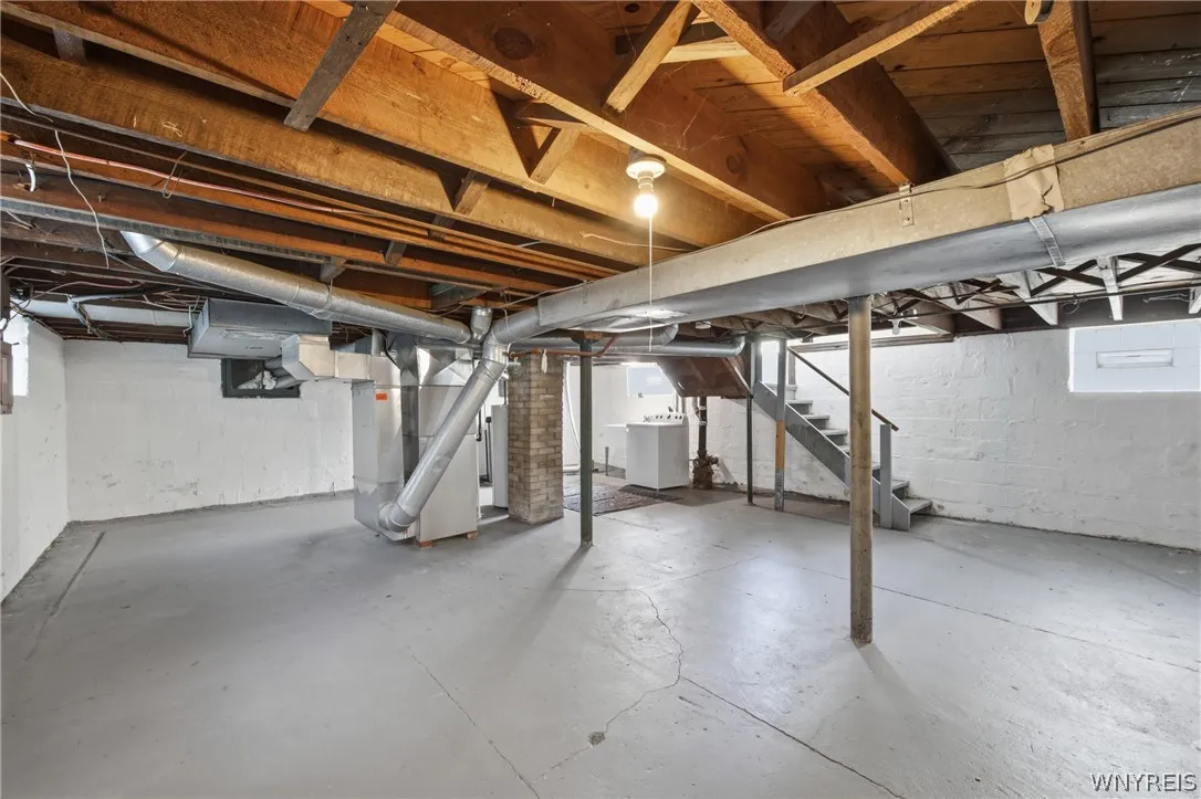 259 California Drive, Amherst, New York 14221, Amherst, New York 14221, 3 Bedrooms Bedrooms, 6 Rooms Rooms,1 BathroomBathrooms,Residential Lease,For Rent,259 California Drive, Amherst, New York 14221,0,B1694339