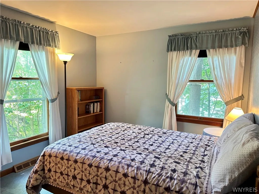 2nd bedroom on 1st floor