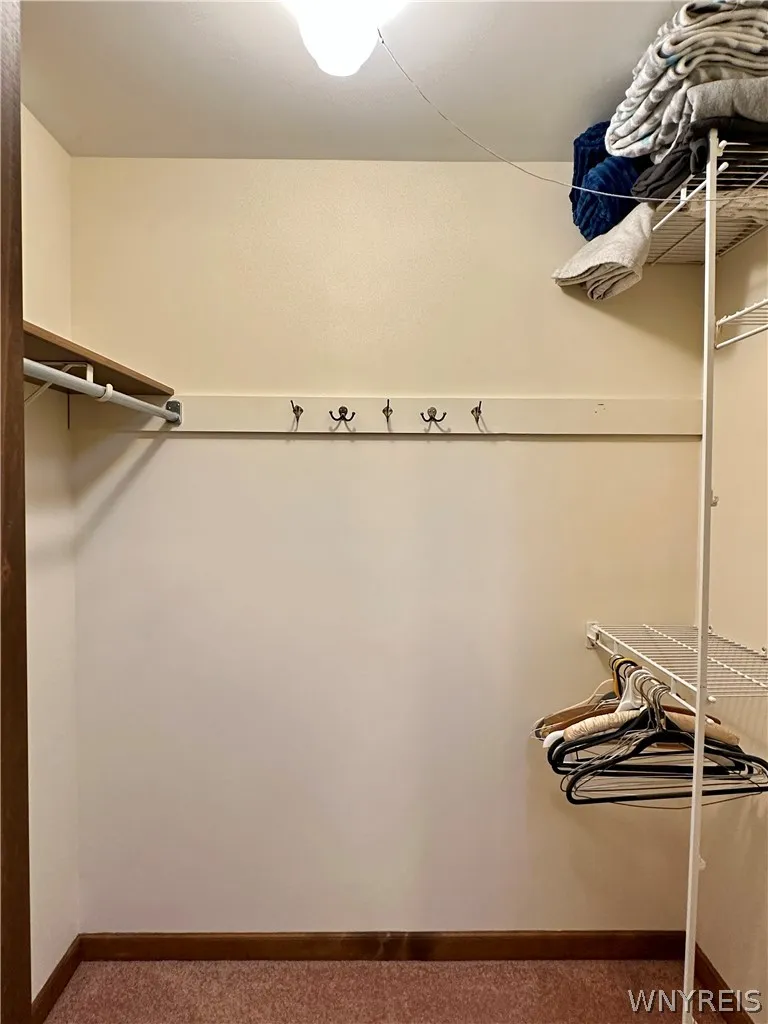 Primary suite- walk-in closet