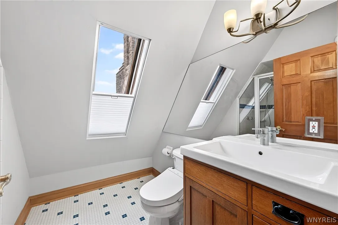 231 Richmond Avenue 14, Buffalo, New York 14222, Buffalo, New York 14222, 2 Bedrooms Bedrooms, 8 Rooms Rooms,2 BathroomsBathrooms,Residential,For Sale,231 Richmond Avenue 14, Buffalo, New York 14222,0,B1694498