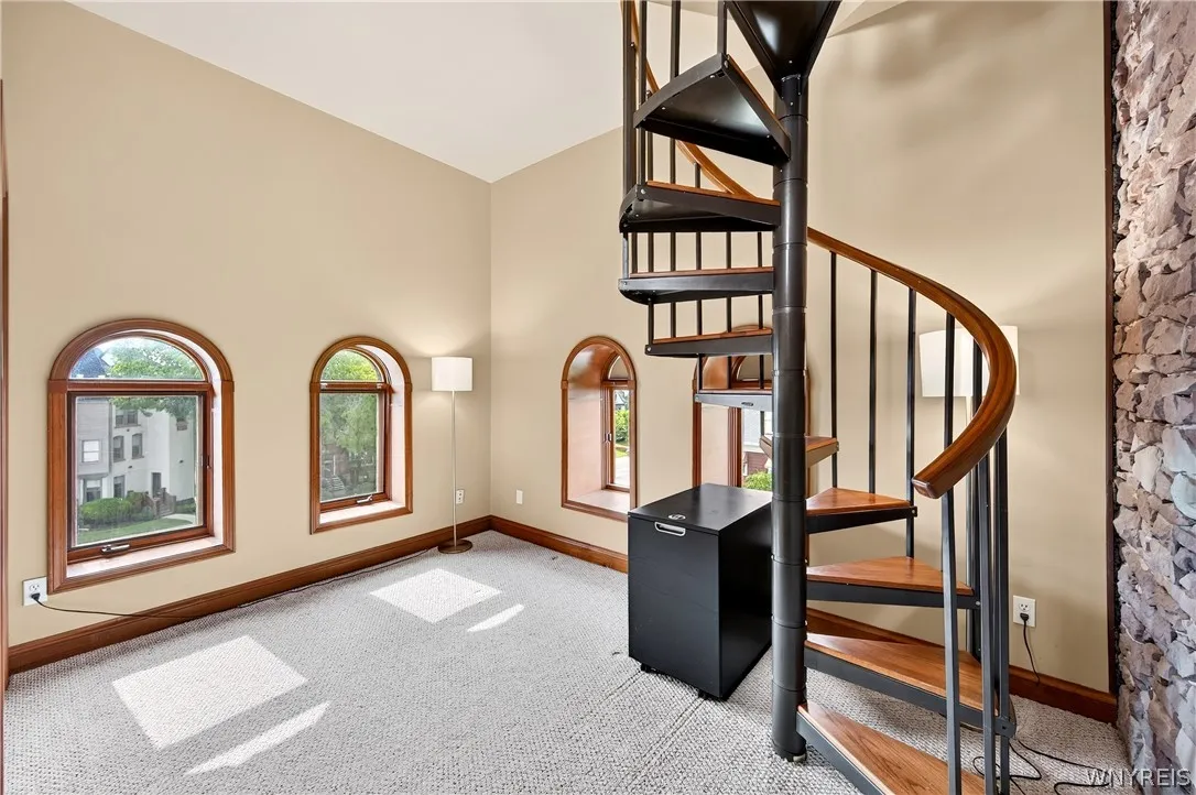 231 Richmond Avenue 14, Buffalo, New York 14222, Buffalo, New York 14222, 2 Bedrooms Bedrooms, 8 Rooms Rooms,2 BathroomsBathrooms,Residential,For Sale,231 Richmond Avenue 14, Buffalo, New York 14222,0,B1694498